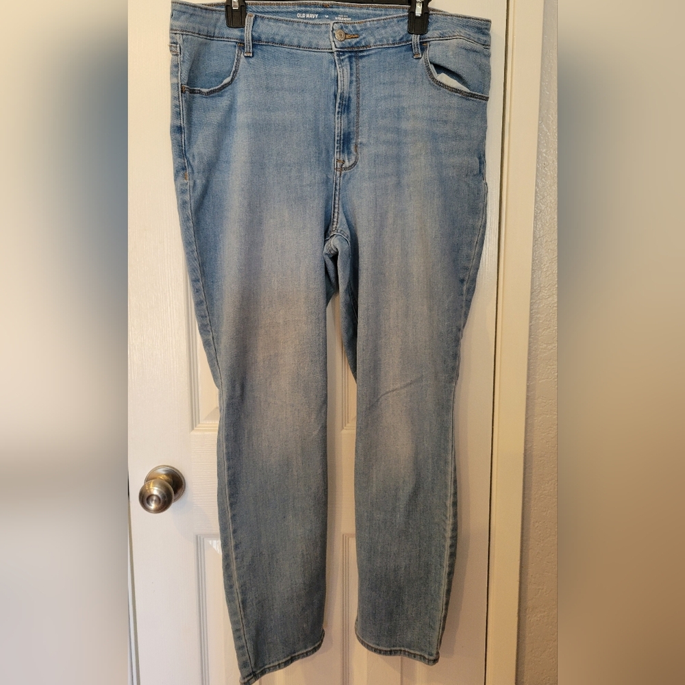 Old Navy High-Rise Straight Jeans in Light Blue